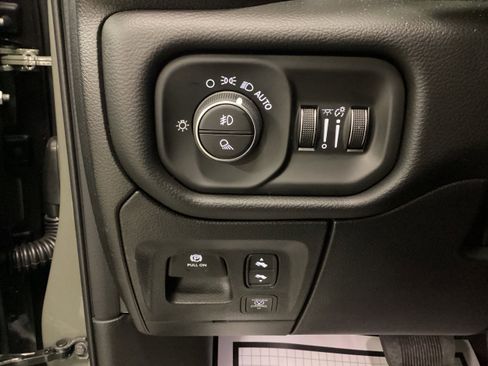 New 2026 RAM 1500 4x4 Crew Cab image 20