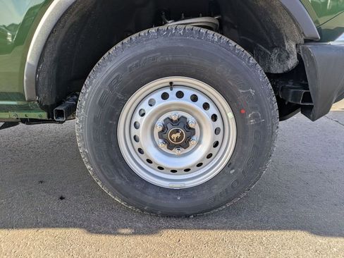 New 2025 Ford Bronco 4-Door image 15