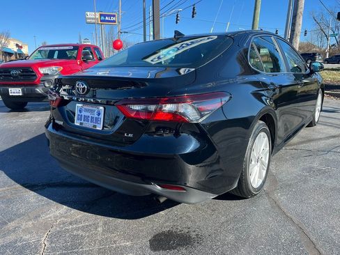 Used 2024 Toyota Camry LE image 5