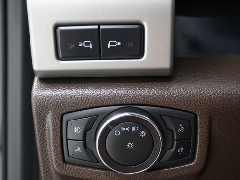 Used 2018 Ford F150 King Ranch w/ Equipment Group 601A Luxury AWD/4WD image 30