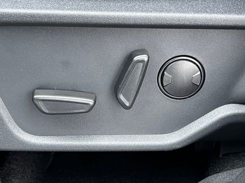 Used 2025 Ford Bronco Badlands image 10