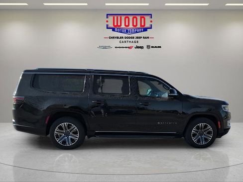 Used 2023 Jeep Wagoneer L Series II image 2