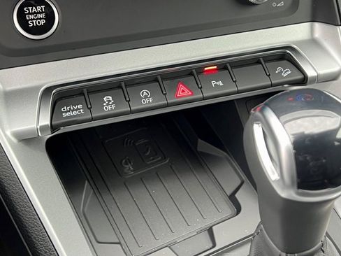 New 2025 Audi Q3 2.0T Premium image 26