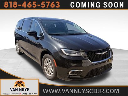 Used 2023 Chrysler Pacifica Touring-L
