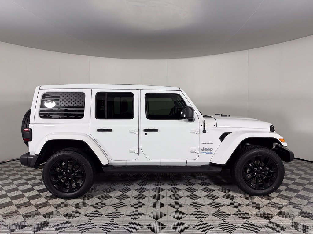 Used 2021 Jeep Wrangler Unlimited Sahara AWD/4WD image 5