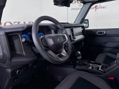 New 2025 Ford Bronco Base image 9