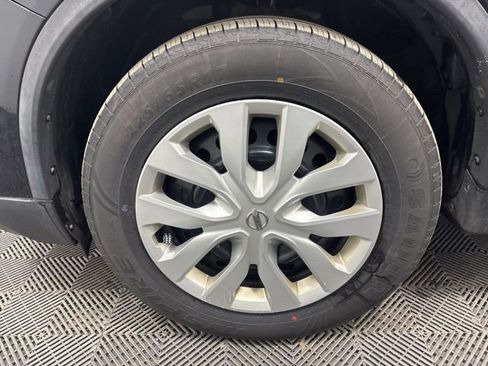 Used 2018 Nissan Rogue S AWD/4WD image 10