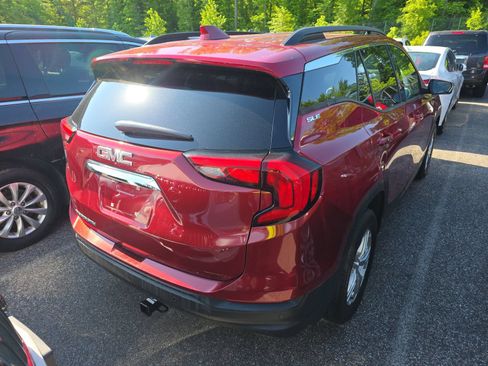 Used 2019 GMC Terrain SLE w/ Driver Convenience Package FWD image 2