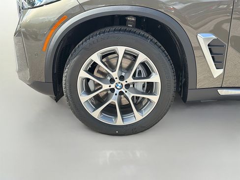 New 2026 BMW X5 xDrive40i w/ Climate Comfort Package AWD/4WD image 40