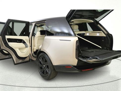Used 2023 Land Rover Range Rover Autobiography AWD/4WD image 13