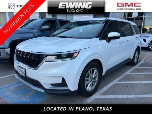 Used 2024 Kia Carnival LX FWD image 1