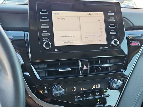 Used 2024 Toyota Camry SE image 29