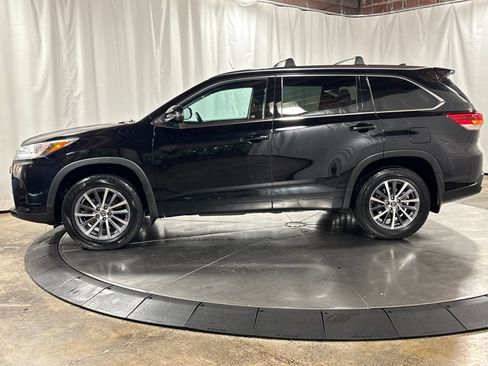 Used 2018 Toyota Highlander XLE AWD/4WD image 8