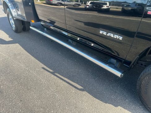 Used 2024 RAM 3500 Big Horn w/ Safety Group AWD/4WD image 10