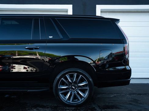 Used 2021 Cadillac Escalade ESV Sport AWD/4WD image 12