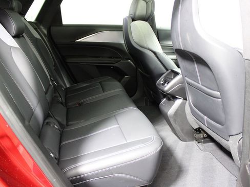 Used 2024 Cadillac Lyriq Tech RWD image 33