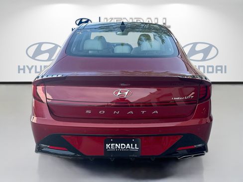 Used 2023 Hyundai Sonata Limited w/ Cargo Package FWD image 5