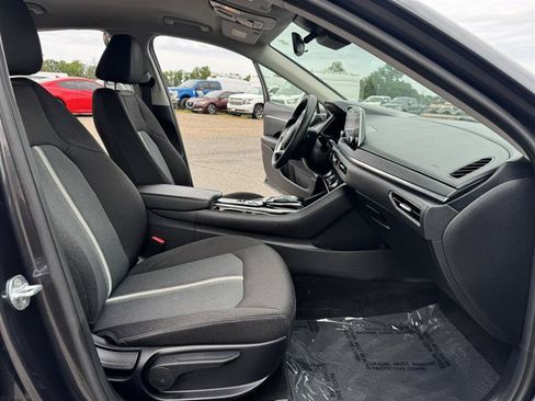 Used 2021 Hyundai Sonata SEL w/ Preferred Accessory Package FWD image 11