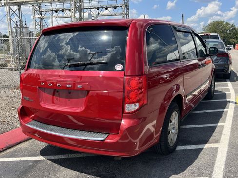 Used 2013 Dodge Grand Caravan American Value Package w/ UConnect Hands-Free Group FWD image 7