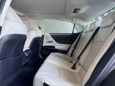 Certified 2023 Lexus ES 350 w/ Premium Package image 24