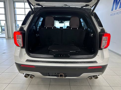 Used 2022 Ford Explorer Platinum w/ Equipment Group 601A AWD/4WD image 7