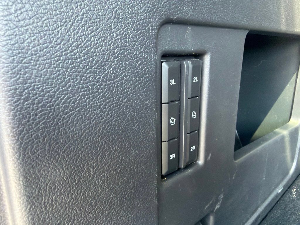 Used 2024 Ford Expedition Limited AWD/4WD image 13