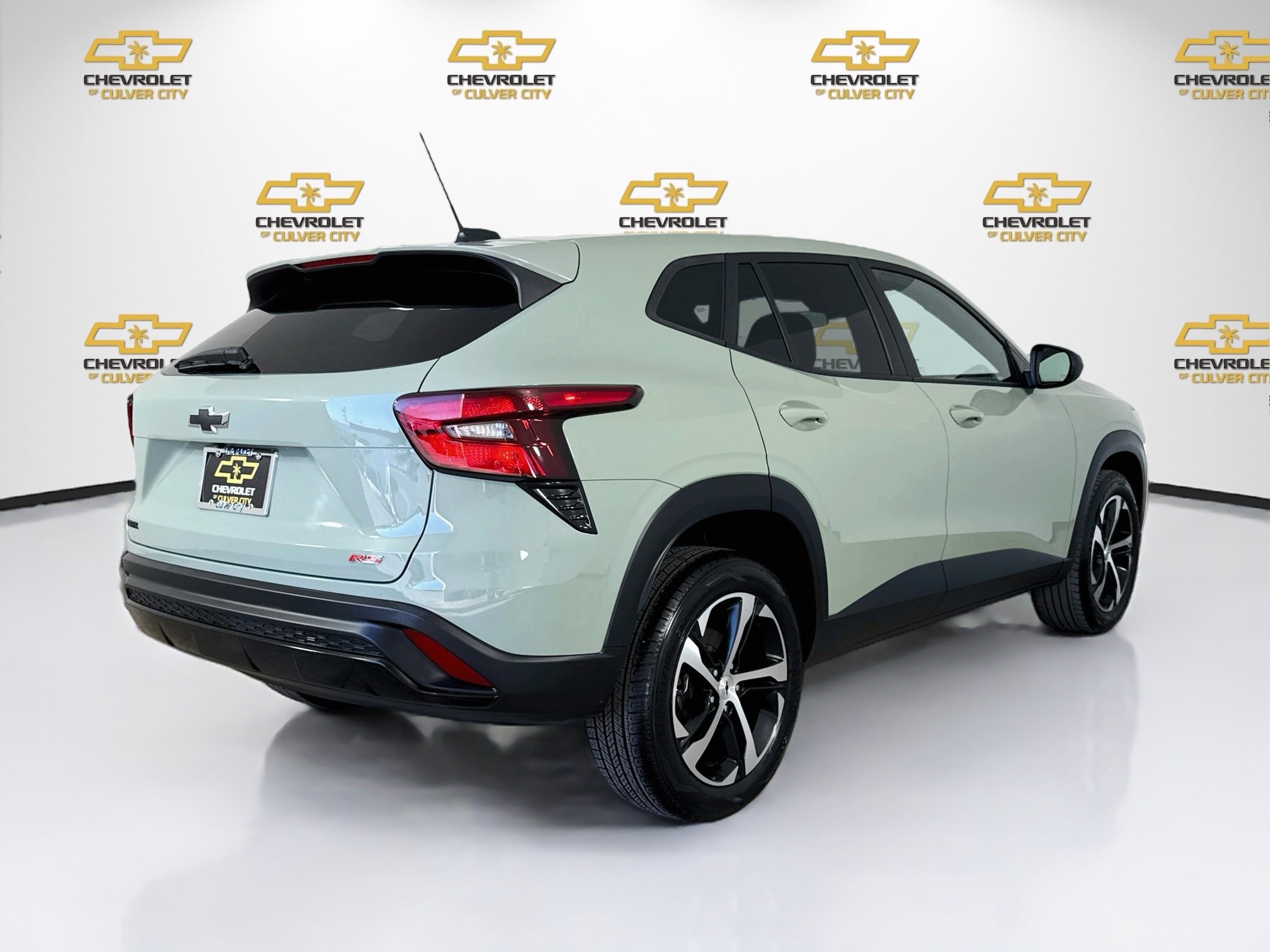 Used 2024 Chevrolet Trax RS FWD image 8