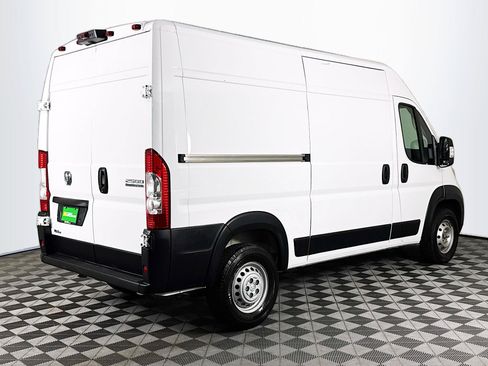 Used 2025 RAM ProMaster 2500 w/ Safety Group FWD image 10