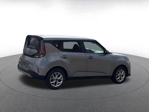 Used 2025 Kia Soul LX w/ LX Technology Package image 15