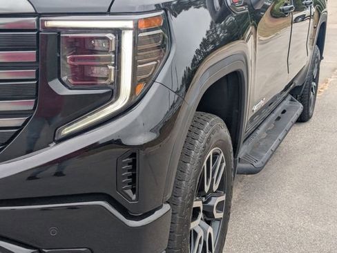 Used 2024 GMC Sierra 1500 AT4 w/ Technology Package AWD/4WD image 10