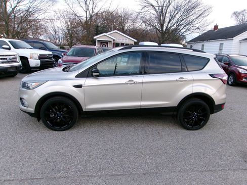 Used 2017 Ford Escape Titanium image 2