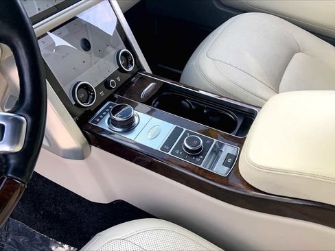Used 2020 Land Rover Range Rover HSE AWD/4WD image 13