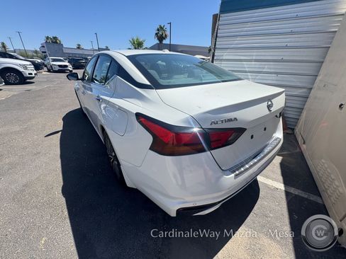 Used 2023 Nissan Altima 2.5 SV w/ SV Premium Package FWD image 5