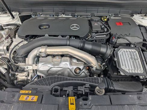 Used 2026 Mercedes-Benz GLB 250 4MATIC image 15