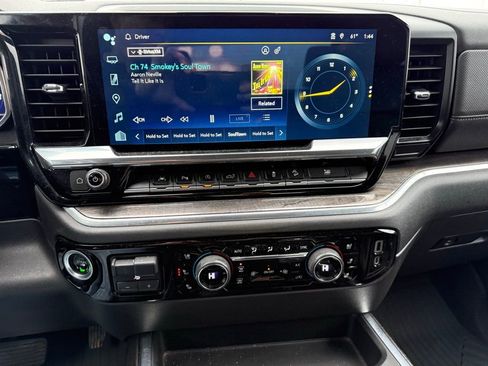 Used 2022 Chevrolet Silverado 1500 LTZ image 18