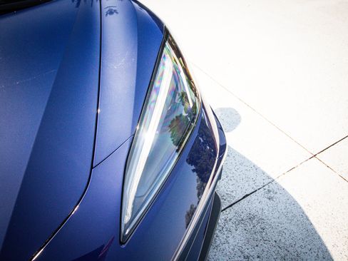 Used 2025 Chevrolet Corvette Stingray Coupe w/ Body-Colour Dual Roof Package RWD image 5