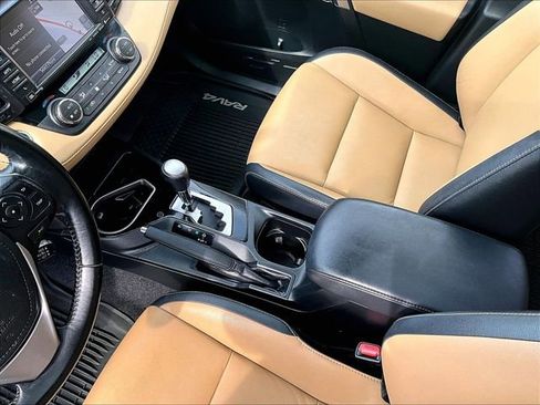 Used 2017 Toyota RAV4 Limited w/ Advanced Technology Package image 15