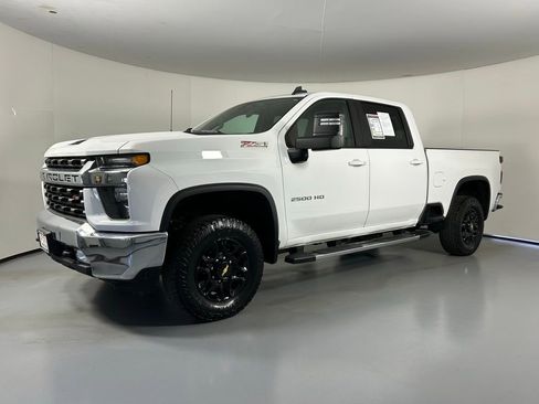 Used 2023 Chevrolet Silverado 2500 LT w/ Convenience Package AWD/4WD image 2