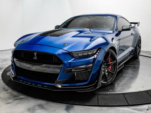 Used 2022 Ford Mustang Shelby GT500 w/ Carbon Fiber Track Pack image 3