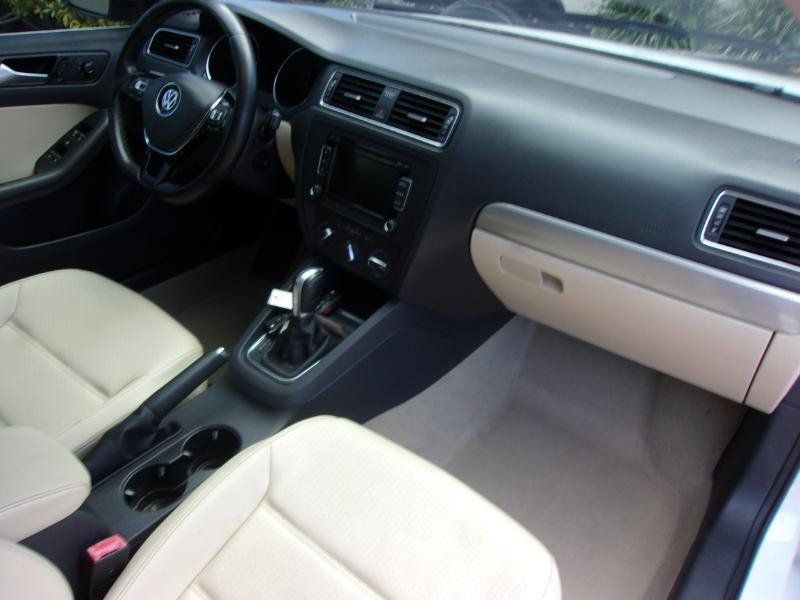 Used 2015 Volkswagen Jetta SE FWD image 20