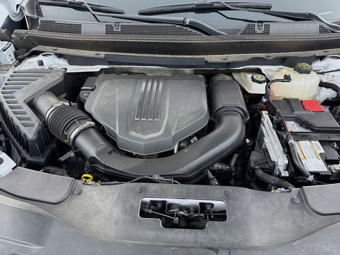 Used 2025 Chevrolet Traverse LT image 31