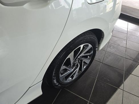 Used 2017 Honda Civic EX image 29
