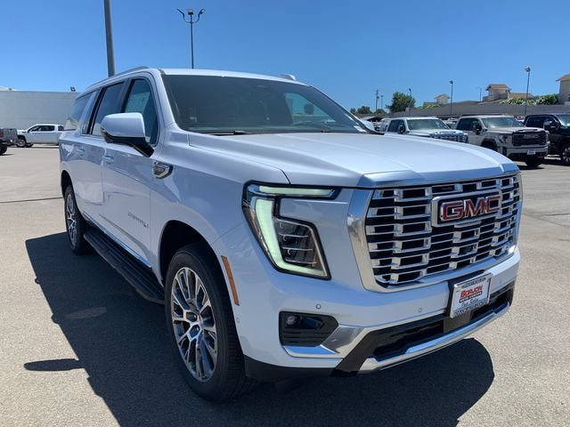New 2026 GMC Yukon XL Denali AWD/4WD image 4