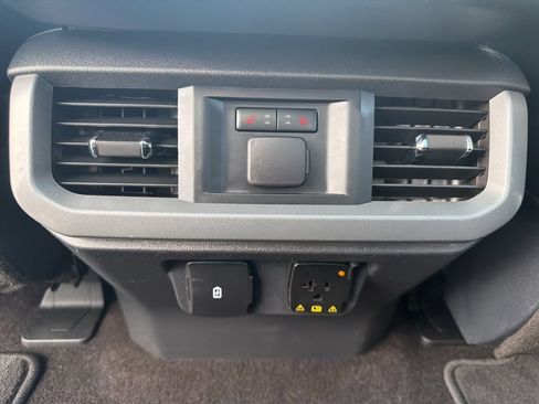 Used 2021 Ford F150 Lariat w/ Equipment Group 502A High AWD/4WD image 13