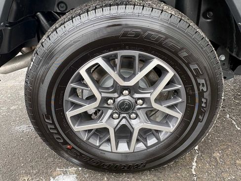 Used 2025 Jeep Wrangler Sahara image 28