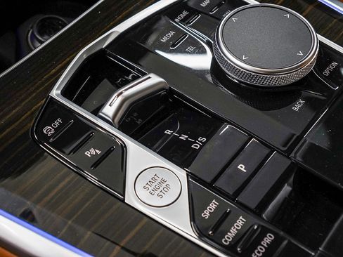 Used 2024 BMW X5 sDrive40i w/ Parking Assistance Package image 22