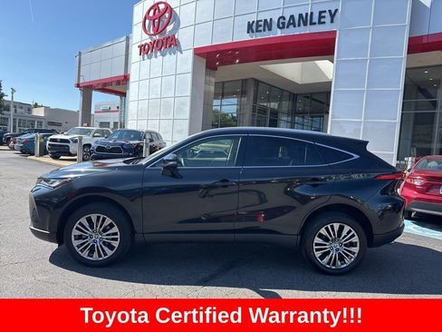 Certified 2022 Toyota Venza XLE AWD/4WD image 3
