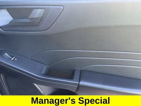 Used 2022 Ford Escape SE FWD image 35