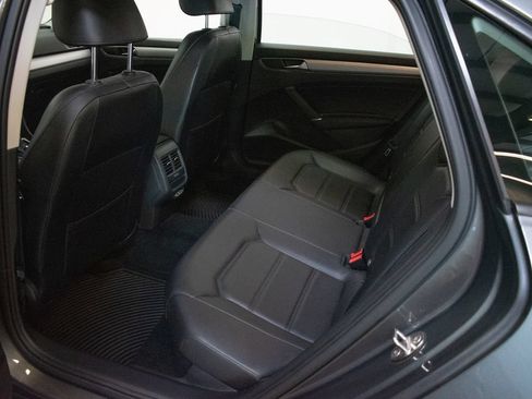 Used 2019 Volkswagen Passat 2.0T Wolfsburg FWD image 22