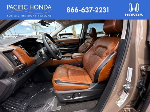 Used 2023 Nissan Pathfinder Platinum FWD image 22
